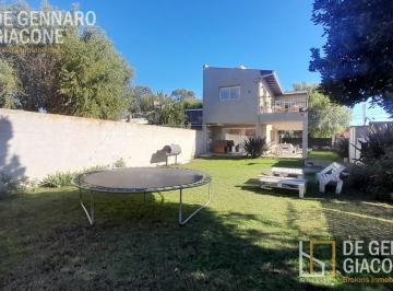 Casa · 110m² · 4 Ambientes · 1 Cochera · Casa en Santa Angela