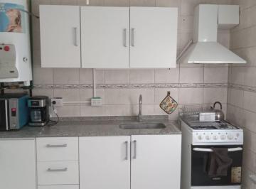 Departamento de 4 ambientes, Almirante Brown · Departamento Reciclado a Nuevo