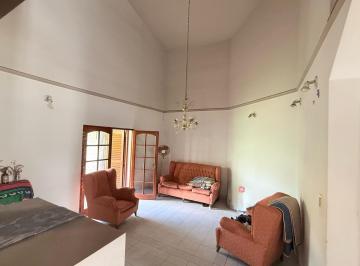 Casa · 330m² · 3 Ambientes · 2 Cocheras · Casa en Venta Villa Belgrano - 3 Dorm. - Escritorio - Garage Doble - Gran Oportunidad!