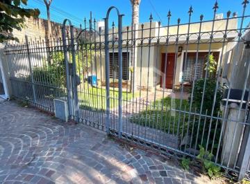 PH de 3 ambientes, Morón · Venta El Palomar Casa PH Al Frente 3 Ambientes.