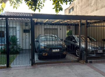 Casa de 4 ambientes, Lomas de Zamora · Casa con Jardin y Quincho en Escalada