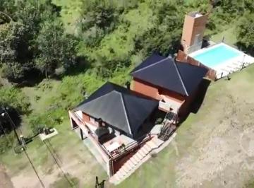 Fondo de comercio · 200m² · 7 Ambientes · 7 Cocheras · Complejo de 3 Cabañas Súper Equipadas a m del Río