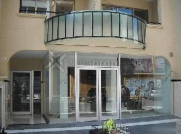 Local comercial · 165m² · Amplio Local con Patio. Diversos Usos - Abasto