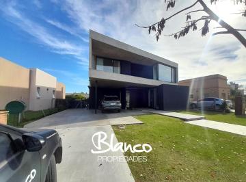 Casa · 190m² · 5 Ambientes · 2 Cocheras · Casa en Venta en San Eduardo, Pilar del Este, Pilar
