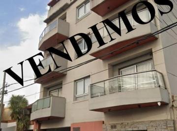 Departamento · 30m² · 1 Ambiente · 1 Cochera · Departamento en Venta con Cochera y Patio con Renta
