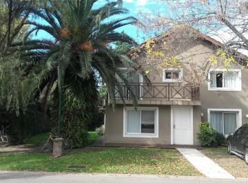 Casa de 6 ambientes, Escobar · Casa en Alquiler - Club de Campo Los Horneros. Para Disfrutar De: Cancha Futbol