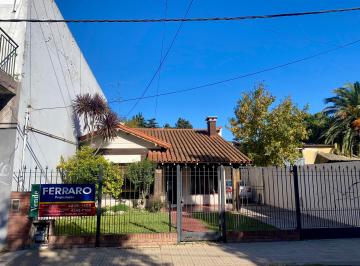Casa de 5 ambientes, Almirante Brown · Chalet en Venta