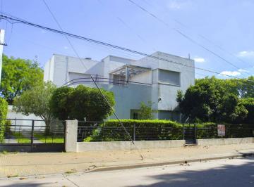 Casa · 600m² · 7 Ambientes · 3 Cocheras · Casa en Chabas - Piscina - Jardin