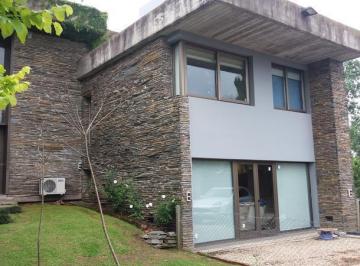 Casa · 1800m² · 7 Ambientes · 2 Cocheras · Casa - City Bell