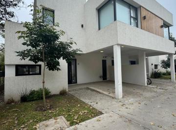 Casa · 134m² · 4 Ambientes · 1 Cochera · Las Lilas Uf 24
