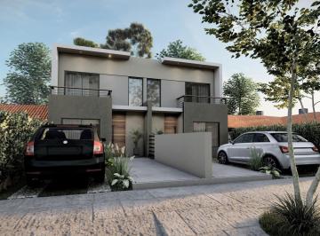 PH · 3 Ambientes · 1 Cochera · PH en Venta. Los Tilos