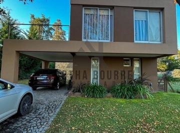 Casa · 210m² · 4 Ambientes · 1 Cochera · Casa en Venta en Sausalito, Pilar, G. B. a. Zona Norte