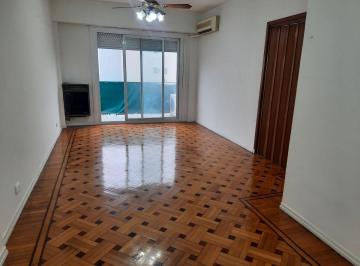 Departamento de 3 ambientes, Caballito · Alquiler 3 Amb/balcón /2 Dormit/baño /cocina y Lav Indep/muy Luminoso