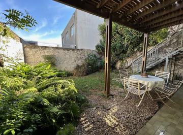 Casa · 222m² · 5 Ambientes · 1 Cochera · Casa en Venta en Caseros Norte
