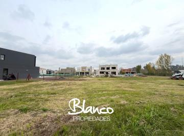 Terreno · 800m² · Terreno Lote en Venta en Chateau Pilar, Pilar, G. B. a. Zona Norte