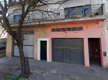 PH de 4 ambientes, Morón · Amplio PH de 4 Amb en Primer Piso C/ Quincho y Patio con Parilla en Morón Sur