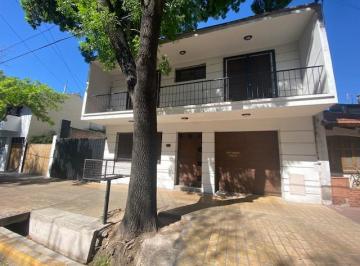 Casa de 6 ambientes, Ciudad de Mendoza · Venta Excelente Casa con Lote en La Quinta Sección, 1200 m². Ideal Constructores
