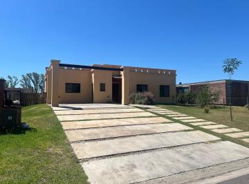 Casa · 170m² · 4 Ambientes · Casa en Venta, 4 Ambientes, en Barrio Monet, Cardales, Campana, Gba Norte
