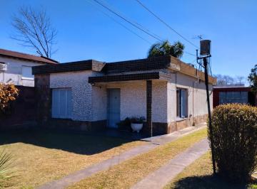 Casa · 176m² · 3 Ambientes · Venta Casa de 2 Dorm. con Amplísimo Terreno
