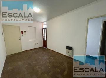 Departamento · 47m² · 4 Ambientes · Departamento de Dos Dorm por Escalera a m Alberdi y Portal Rosario
