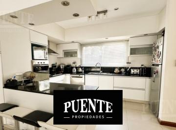 Casa · 300m² · 5 Ambientes · 2 Cocheras · Casa en Solar del Bosque