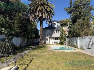 Casa · 332m² · 4 Ambientes · 2 Cocheras · A m de Av Santa Rosa - Ref. 4132