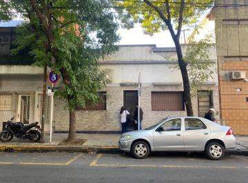 PH de 4 ambientes, Flores · PH Entrada Independiente con Terraza (Vivienda o Comercial). Sin Expensas.