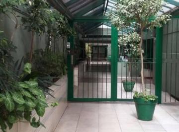 Garage , Balvanera · Cochera con Baulera 17 m² - Junin 600