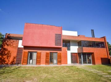 Casa · 459m² · 5 Ambientes · Importante Casa en Colastiné