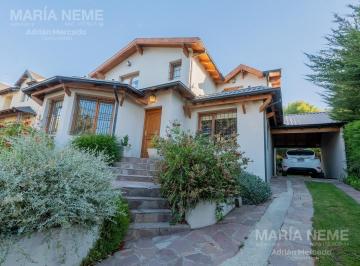 Casa · 250m² · 6 Ambientes · 2 Cocheras · Casa en El Corazon de Melipal