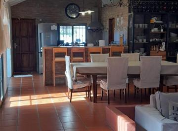 Casa de 3 ambientes, Córdoba · B Refugio - a 40 m de Recta m 8700 - 3 Dorm 3 Bñ - Quincho - Pileta - Patio - Coch - a Cred