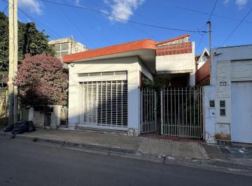 Casa · 70m² · 3 Ambientes · 1 Cochera · Casa en Venta Ramos Mejia