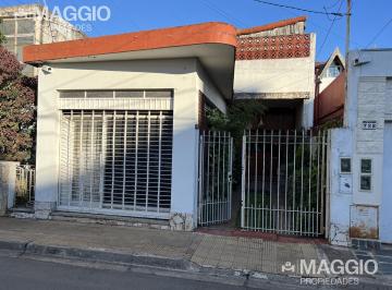 Casa · 70m² · 3 Ambientes · 1 Cochera · Casa PH Venta Ramos Mejia