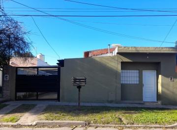 PH · 72m² · 2 Dormitorios · 1 Cochera · Impecable Casa en PH en Alquiler. Ituzaingo Norte