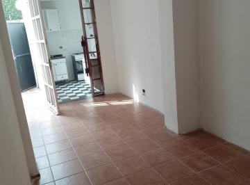 Departamento · 60m² · 4 Ambientes · Impecable! en Venta Dpto de Pasiillo de 2 Dorm.! con Patio y Balcon!