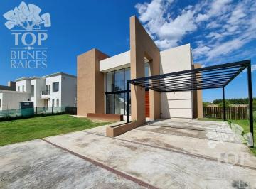Casa · 200m² · 4 Ambientes · 2 Cocheras · Casa en El Canton - Islas