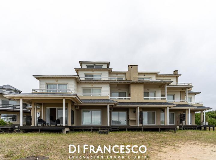 Departamento · 68m² · 2 Ambientes · 1 Cochera