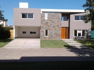 Casa de 6 ambientes, Córdoba · Dueño Vende Casa Valle Escondido Barrio El Prado
