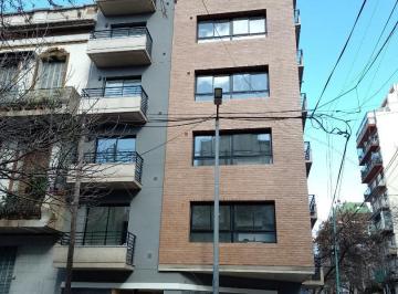 Departamento · 33m² · 2 Ambientes · Alquiler Depto. 2 Amb. Bcon Al Frente Nuevo!