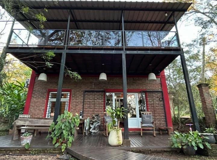 Casa · 240m² · 4 Ambientes