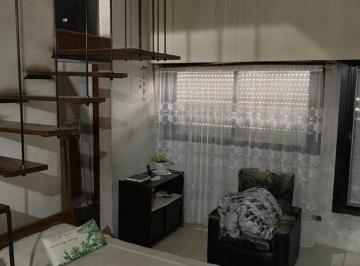 Casa · 270m² · 5 Ambientes · 2 Cocheras · Amplia Propiedad en Venta, Isidro Casanova