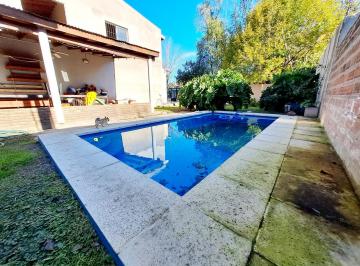 Casa · 200m² · 4 Ambientes · 1 Cochera · Casa en Tortuguitas - 3 Habitaciones - Pileta