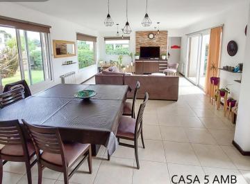 Casa · 241m² · 5 Ambientes · 3 Cocheras · Moderna Casa 5 Ambientes en Barrio Privado Arenas del Sur. Mar del Plata