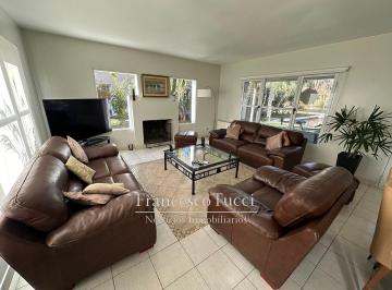 Casa · 205m² · 5 Ambientes · 3 Cocheras · Casa en Venta 7 Ambientes La Tradición