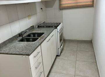 Departamento de 3 ambientes, Parque Patricios · Departamento Tres Ambientes con Patio y Cochera