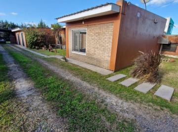 Casa de 3 ambientes, La Plata · Amplia Casa