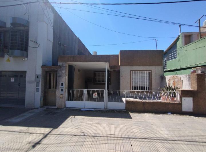 Casa · 117m² · 7 Ambientes · 1 Cochera