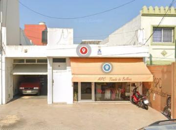 Local comercial · 171m² · 6 Ambientes · 3 Cocheras · Excelente Local en Blvd. Oroño, Deposito / Oficinas