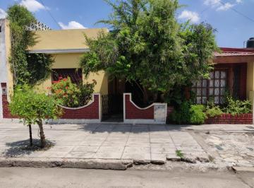 Casa · 90m² · 3 Ambientes · Hermosa Casa en Palomar, Pb, Living, Cocina Comedor, 2 Dorm., Baño Completo F: 9943
