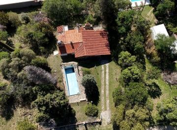Casa · 100m² · 4 Ambientes · 1 Cochera · Casa Para Reciclar de 100 m² Cubiertos